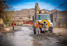 Falta de pavimento en el Arroyo del Muerto provoca colapso de drenaje en Ciudad Juárez